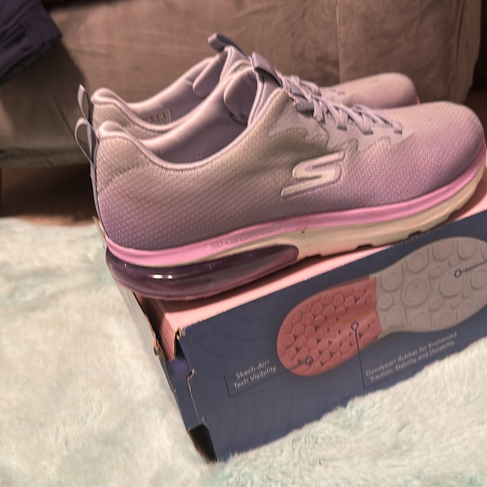 Women’s Skechers GoWalk Air - Picture 3 of 9